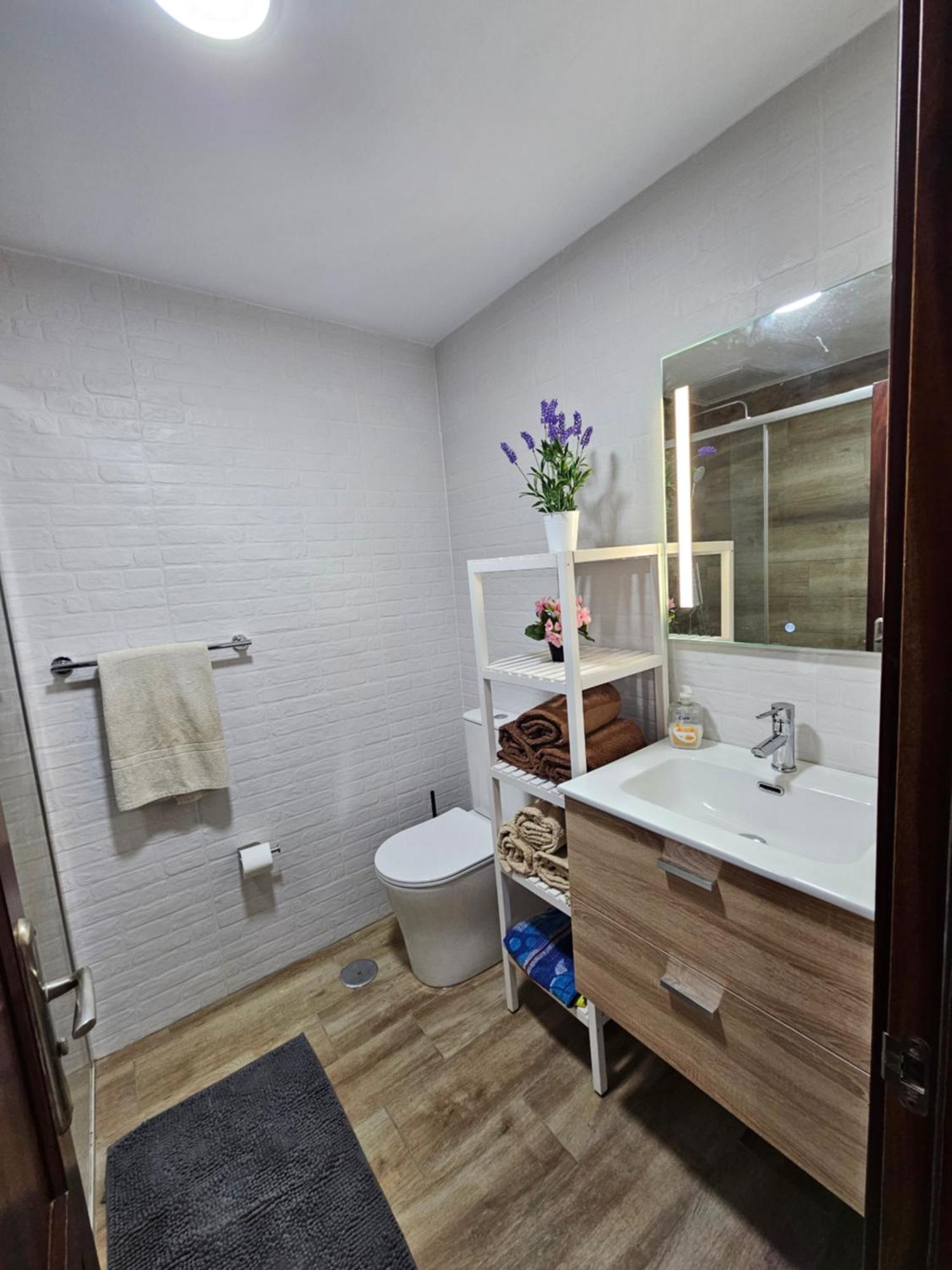 Appartement Ocean Front Cozy 2 Bedroom, 3 Beds Spacious- Netflix, Pool, Lift & Fast Wifi